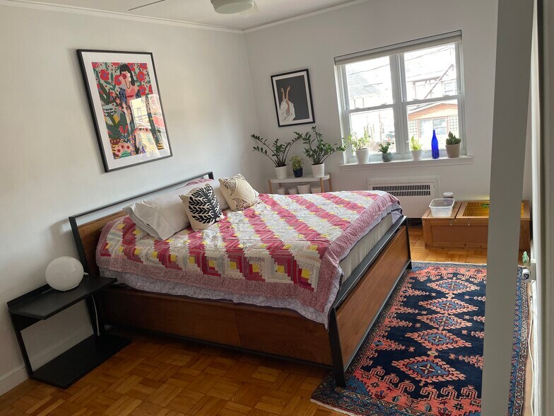 Building Photo - 3446 Corlear Ave