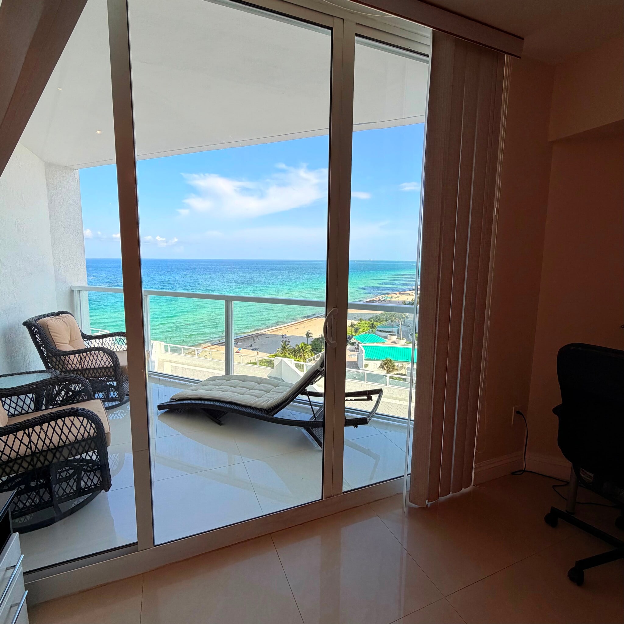 Building Photo - 16699 Collins Ave