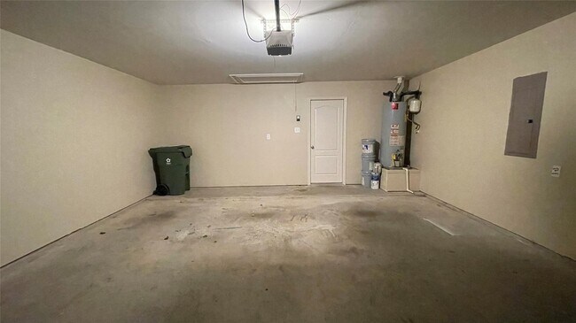 Building Photo - 8131 Tierra Del Sol Rd