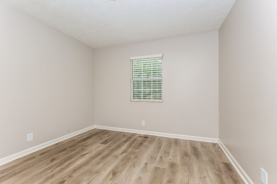 Building Photo - 128 Buckingham Ct