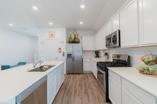 Building Photo - 31535 Beacon Cove Trl