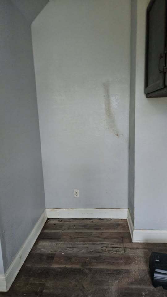 Building Photo - 2225 Academy Ave