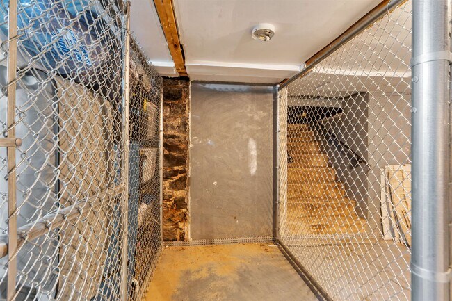 Building Photo - 70 South St