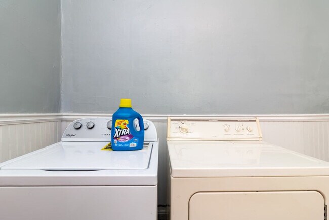 Building Photo - 737 3rd Ave