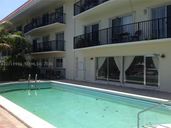 Building Photo - 6855 Edgewater Dr