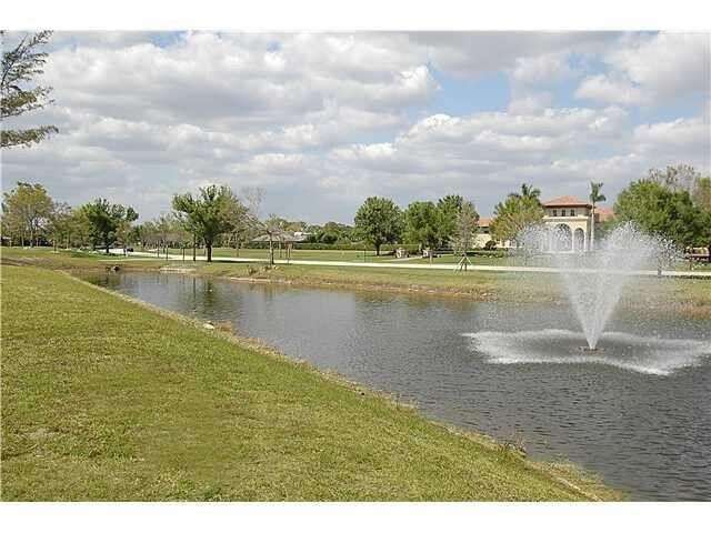 Building Photo - 8631 Steeplechase Dr