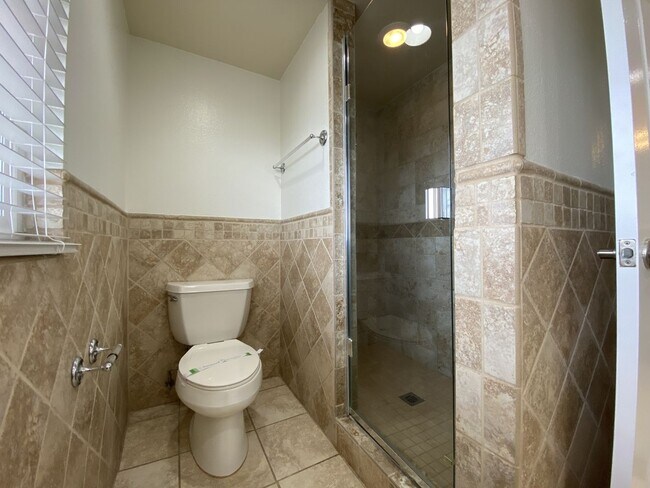 Building Photo - Spacious Home in La Costa with Nice View!!