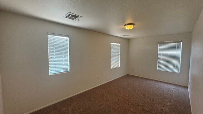 Building Photo - Welcome Home 3 or 4 BDRM SW Las Vegas