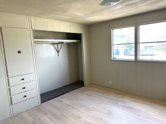 Building Photo - 3 bedroom double wide in Spring Creek