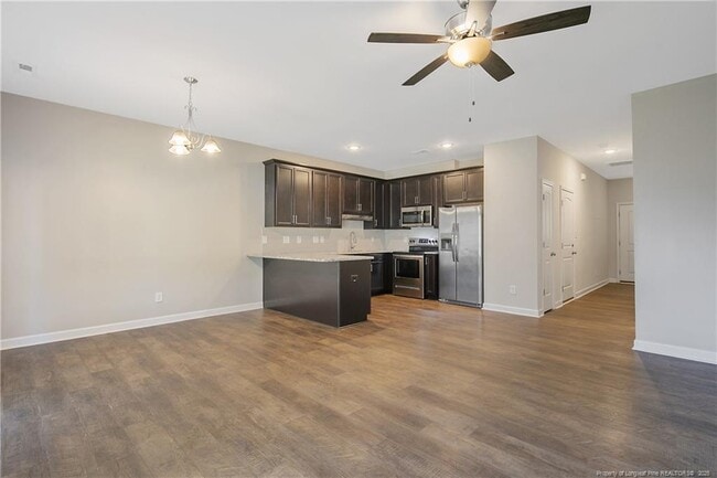 Building Photo - 393 Hicks Ave