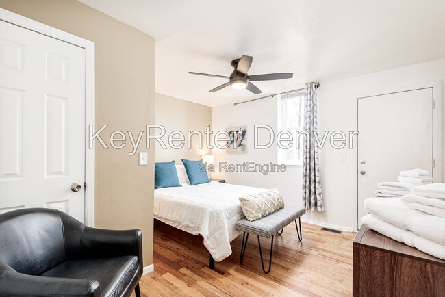 Building Photo - 2405 Tremont Pl