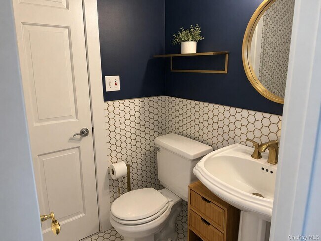 Building Photo - 658 Shore Acres Dr