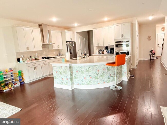 Building Photo - 161 Livingston Ln