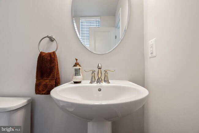 Building Photo - 7843 Otterbein Way