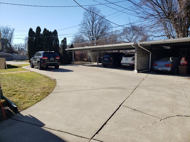 Building Photo - 3105 Linwood Ave