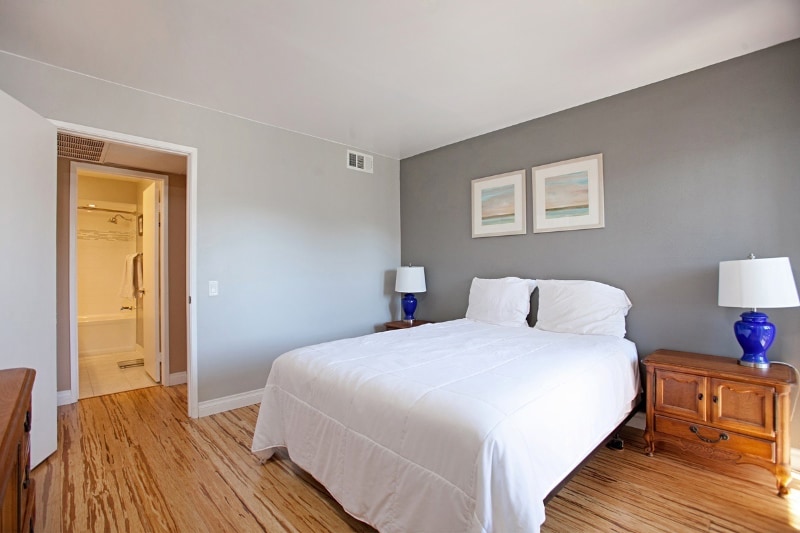 Building Photo - 6202 Friars Rd