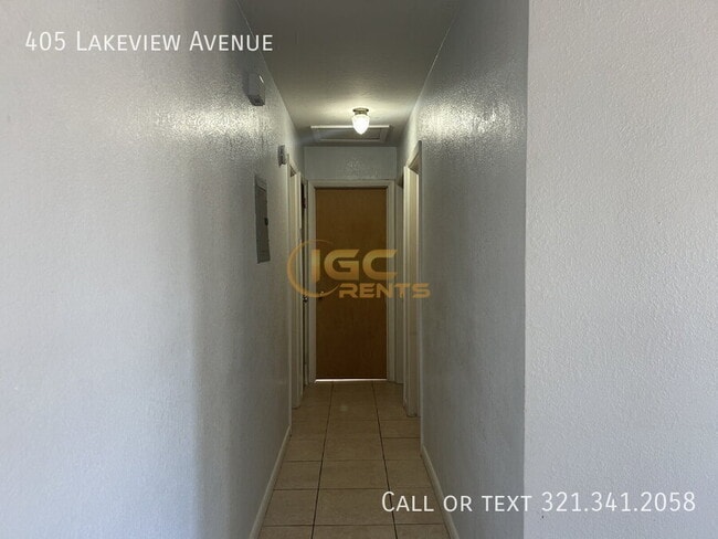 Building Photo - 405 Lakeview Ave