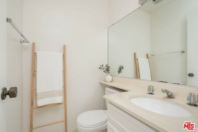 Building Photo - 953 4th St