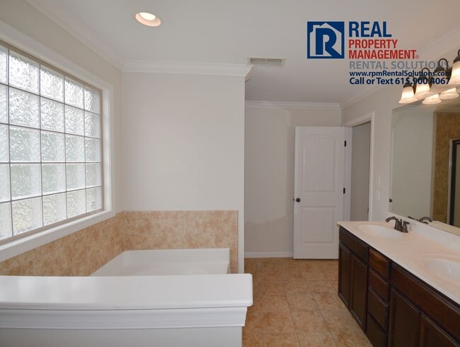 Building Photo - Lovely 3 bd home with bonus room, attached garage and covered patio! Neighborhood pool! Triple Bl...