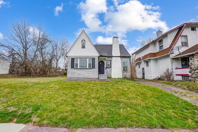 Building Photo - Cozy 3 bedroom w/backyard