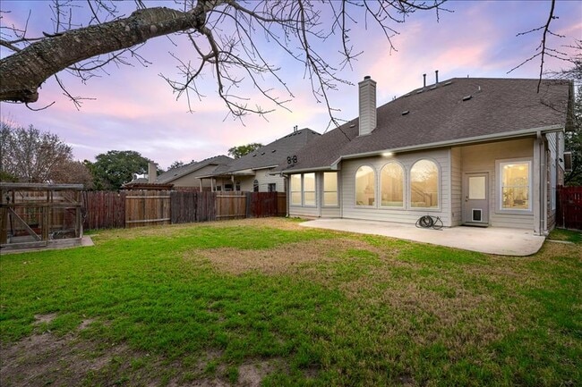 Building Photo - 712 Arrowood Pl