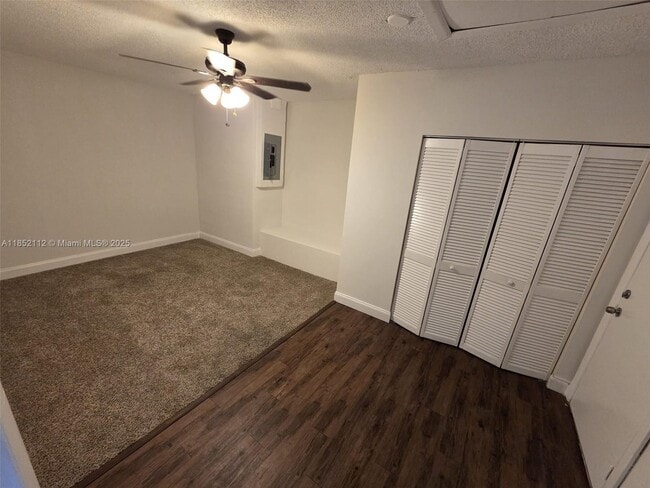 Building Photo - 9430 S Meadows Cir