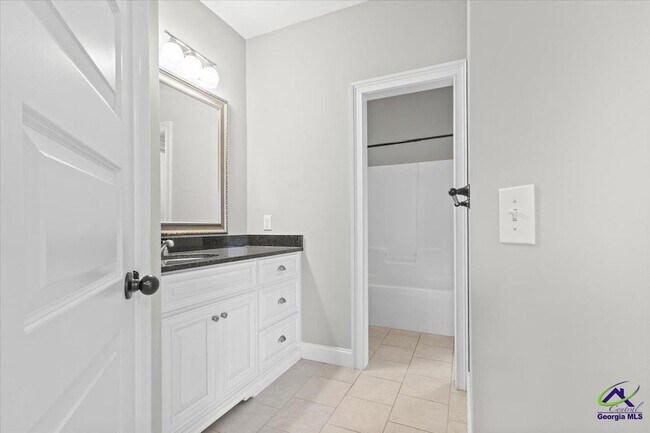 Building Photo - 300 Cheshire Dr