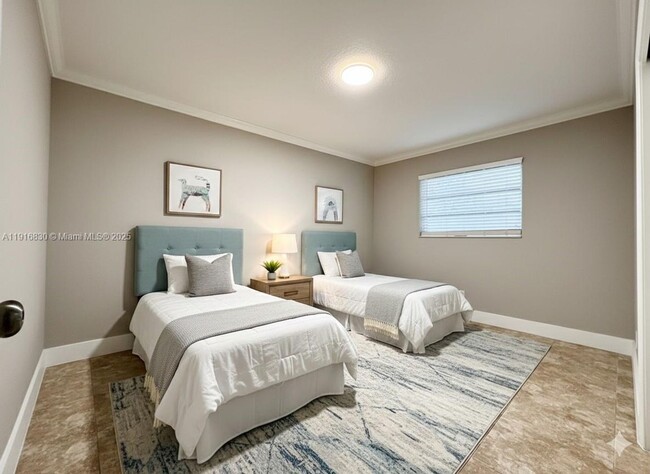 Building Photo - 216 SE 5th St