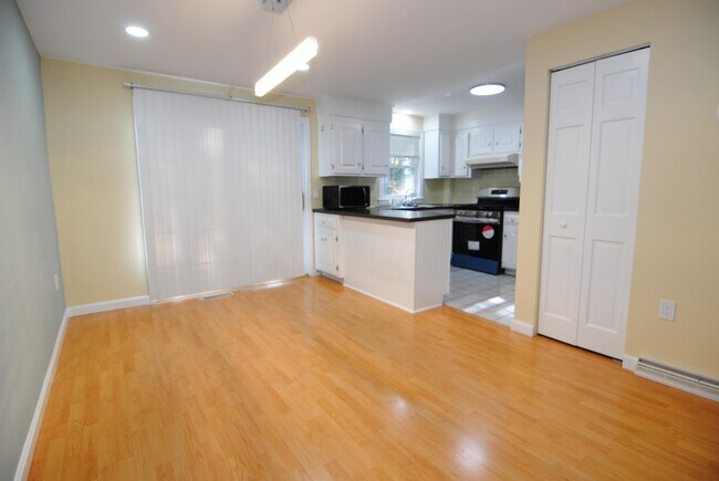 Building Photo - 31 Cannongate III Rd