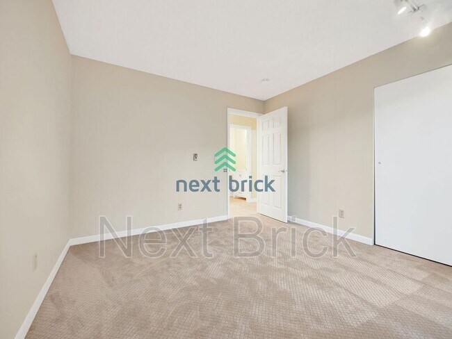 Building Photo - 5021 Ripley Ln N