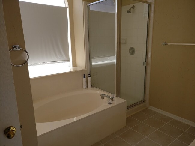 Building Photo - 4219 Margate Dr