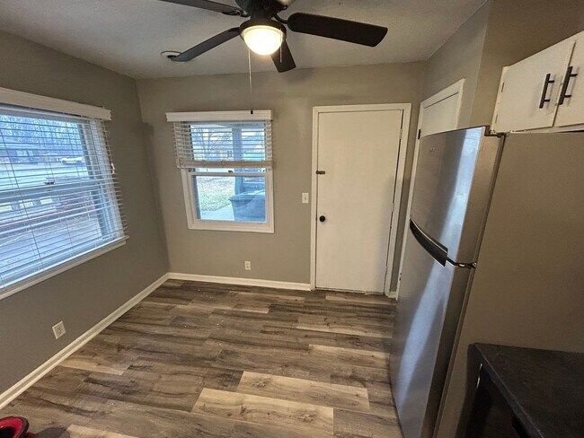 Building Photo - 2709-2711 North Kaster Court