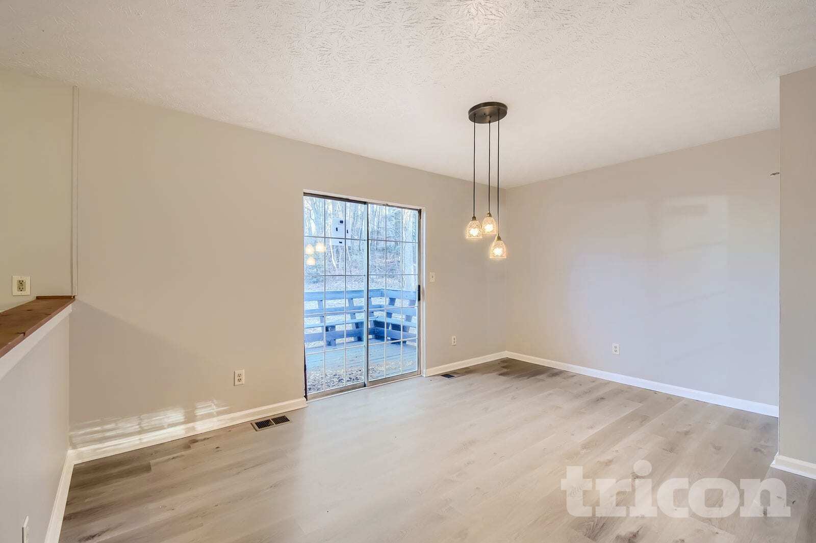 Building Photo - 208 Pine St