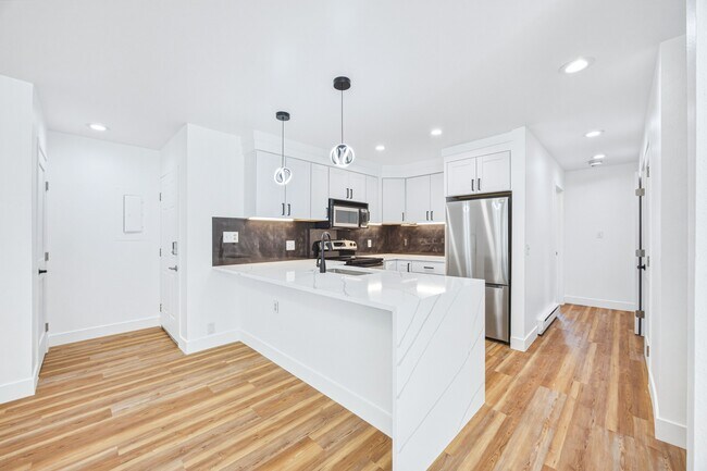 Building Photo - 34999 U.S. 6-M101