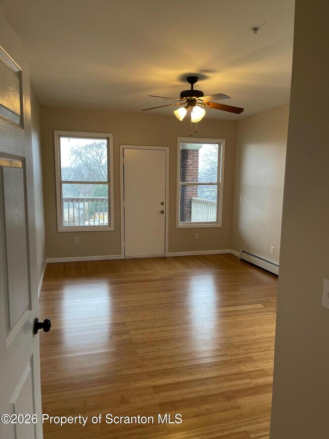 Building Photo - 1612 Capouse Ave