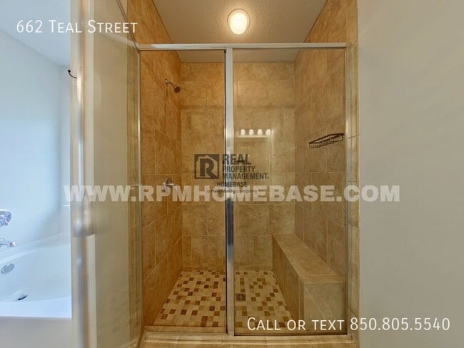 Building Photo - 662 Teal St