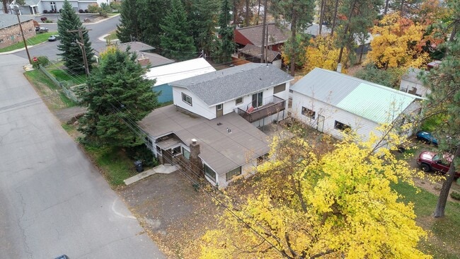 Primary Photo - Charming 3 Bedroom 2 Bath House Near EWU!!
