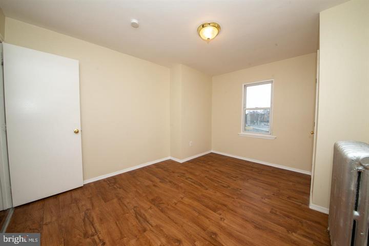Building Photo - 2061 Wilmot St