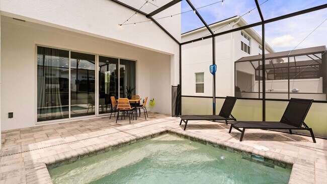 Building Photo - 17326 Serenidad Blvd