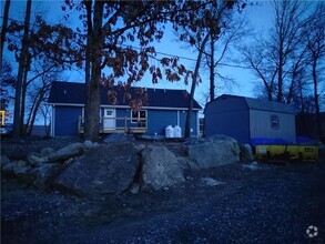 Building Photo - 7 Hemlock St