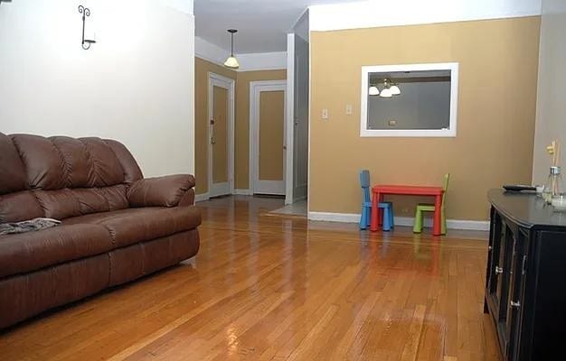 Building Photo - 504 Grand St