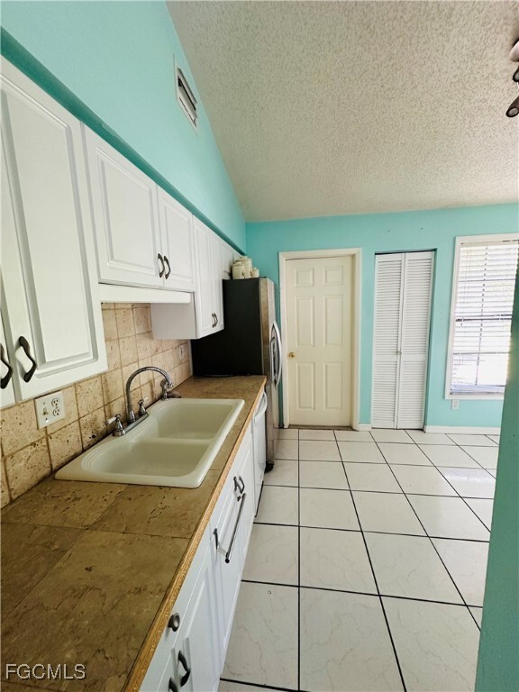 Building Photo - 1421 SW 9th Ct