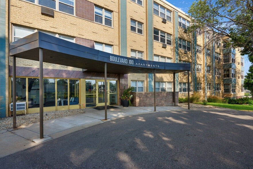 Interior Photo - Boulevard 100 Apartments