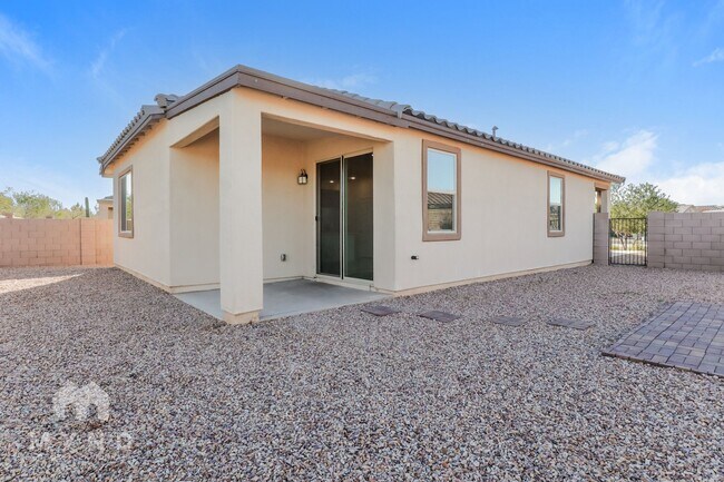 Building Photo - 801 Calle Tikal