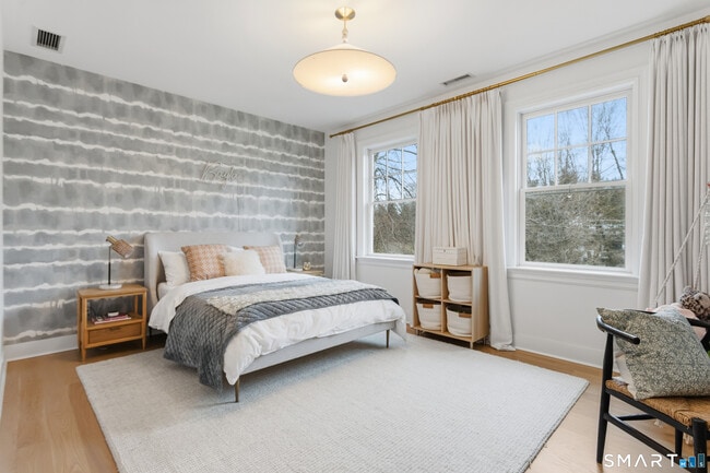 Building Photo - 4 Winker Ln