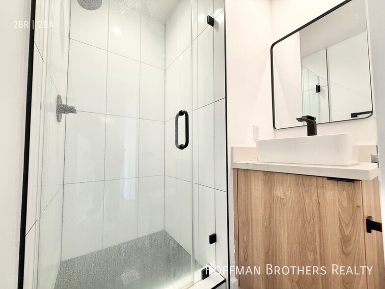 Building Photo - 11600 Rochester Ave