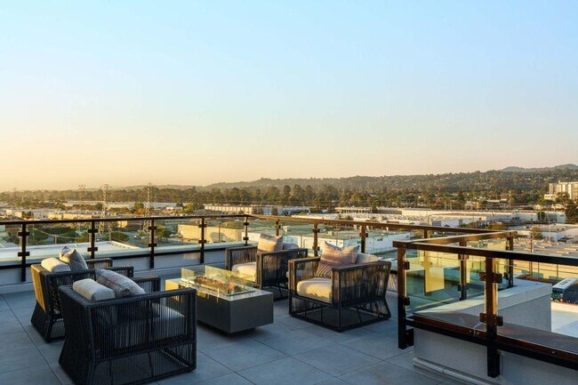 Building Photo - 1 Adrian Ct