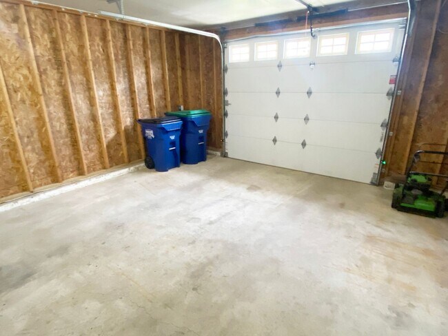 Building Photo - 2-Bedroom, 1-Bath Ranch Style Home - ADA C...