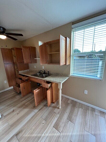 Kitchen - 7342 N 38th Dr