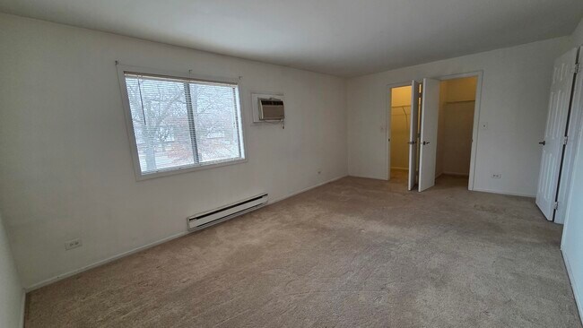 Building Photo - 627 S Virginia Rd